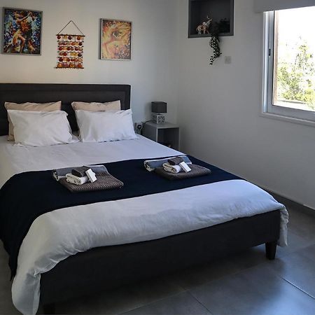 Alex'S Vacation Suite - 100M From The Beach - 6 Guests Paphos Esterno foto