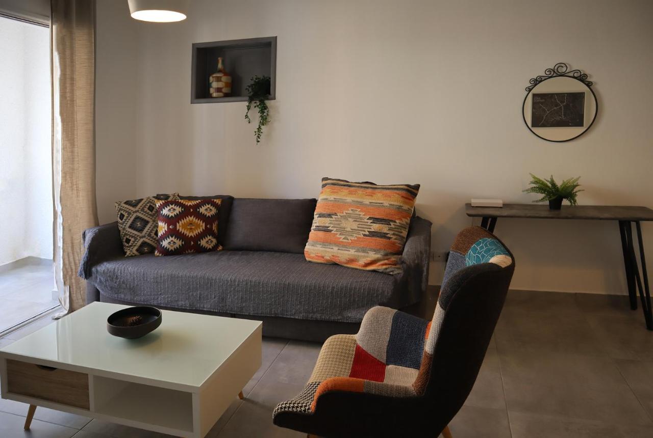 Alex'S Vacation Suite - 100M From The Beach - 6 Guests Paphos Esterno foto