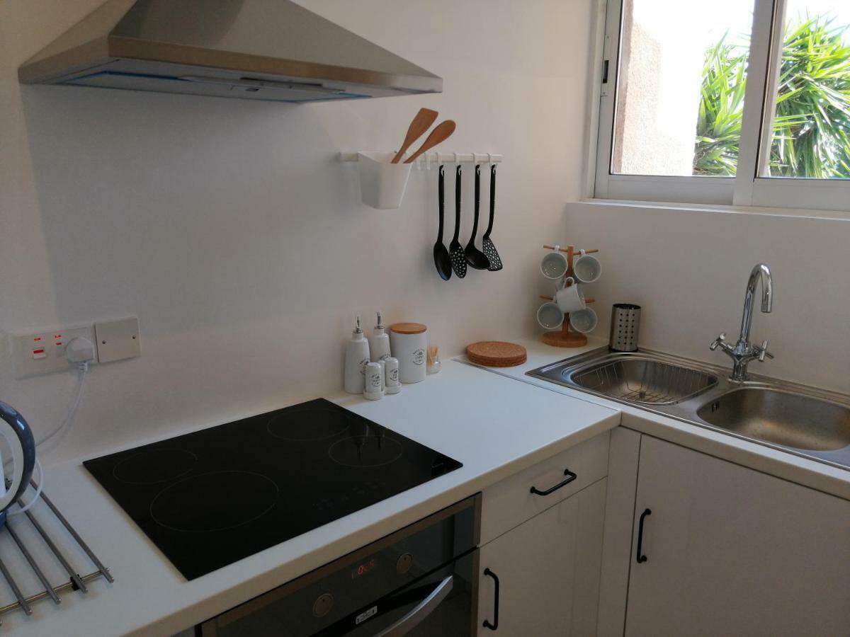Alex'S Vacation Suite - 100M From The Beach - 6 Guests Paphos Esterno foto